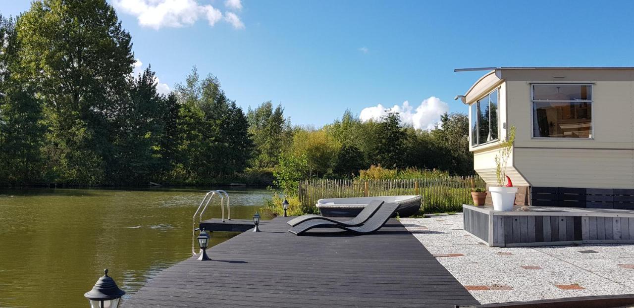 Villa Carafun Aan Het Water Ooltgensplaat Extérieur photo