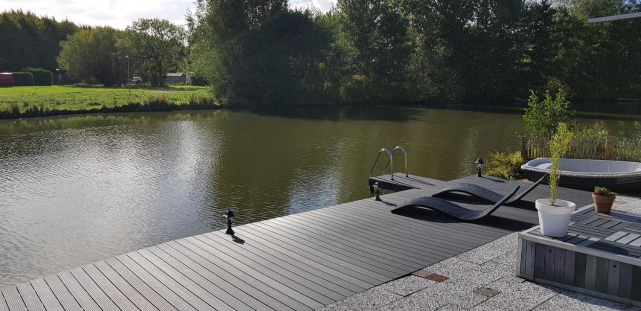 Villa Carafun Aan Het Water Ooltgensplaat Extérieur photo
