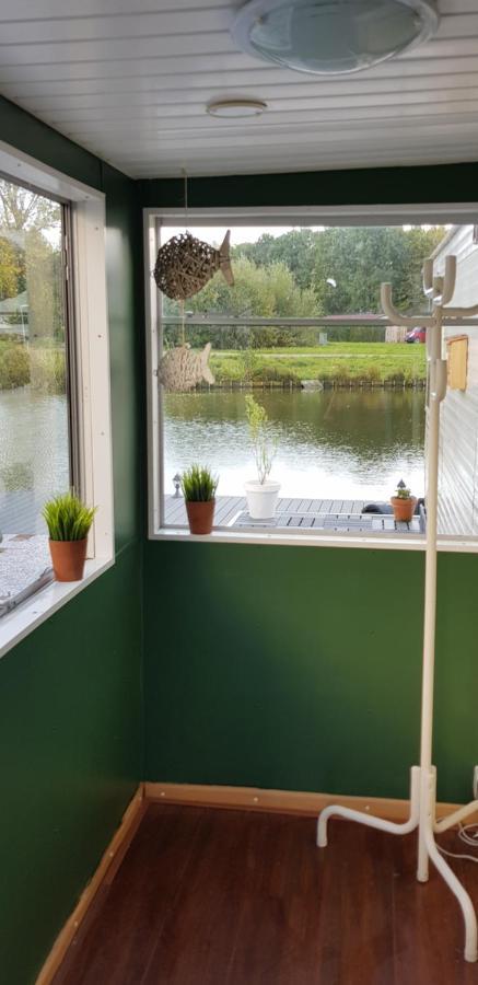Villa Carafun Aan Het Water Ooltgensplaat Extérieur photo