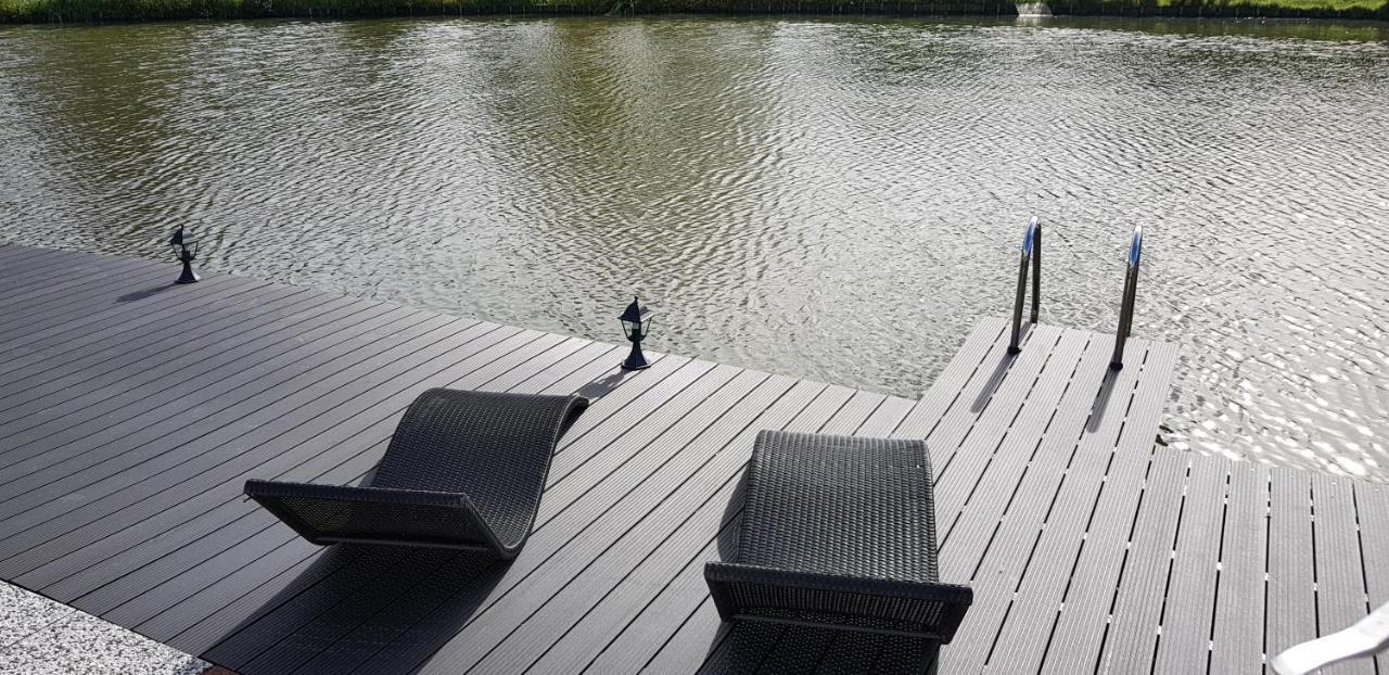 Villa Carafun Aan Het Water Ooltgensplaat Extérieur photo