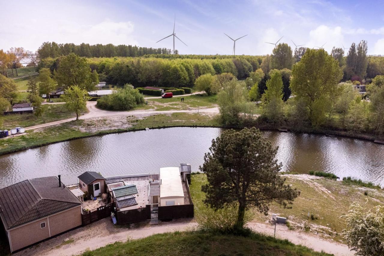 Villa Carafun Aan Het Water Ooltgensplaat Extérieur photo