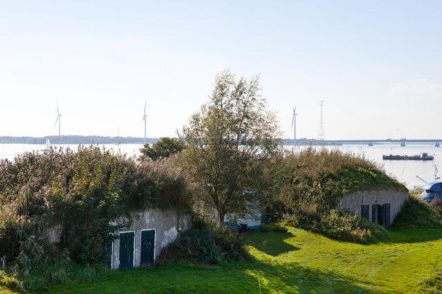 Villa Carafun Aan Het Water Ooltgensplaat Extérieur photo